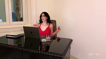 porn boss asks me to eat her pussy or she fires me free