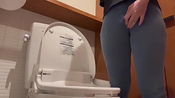 porn masturbating in the toilet there was someone next to me doing the toilet but that got me excited and i masturbated free