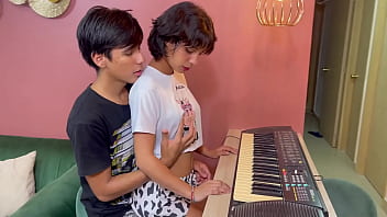 porn 朋友操老婆 i help my little stepsister with her music lessons and end up fucking her hard until i cum free